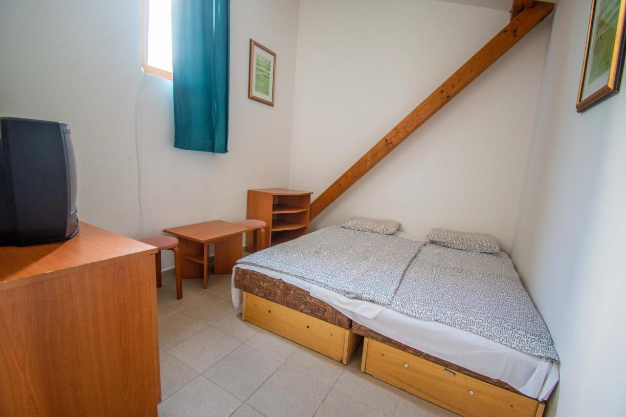 Beach Hostel Балатонбоглар Екстер'єр фото